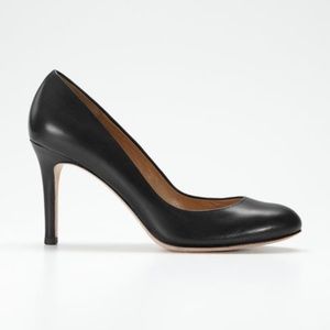 Ann Taylor black perfect pumps